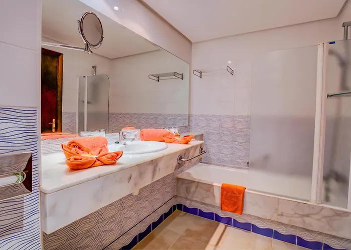 Sbh Palace Thalasso & 코스타카르마